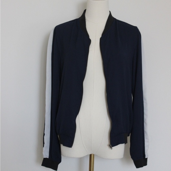 Cute Little zip up think jacket - Picture 1 of 5